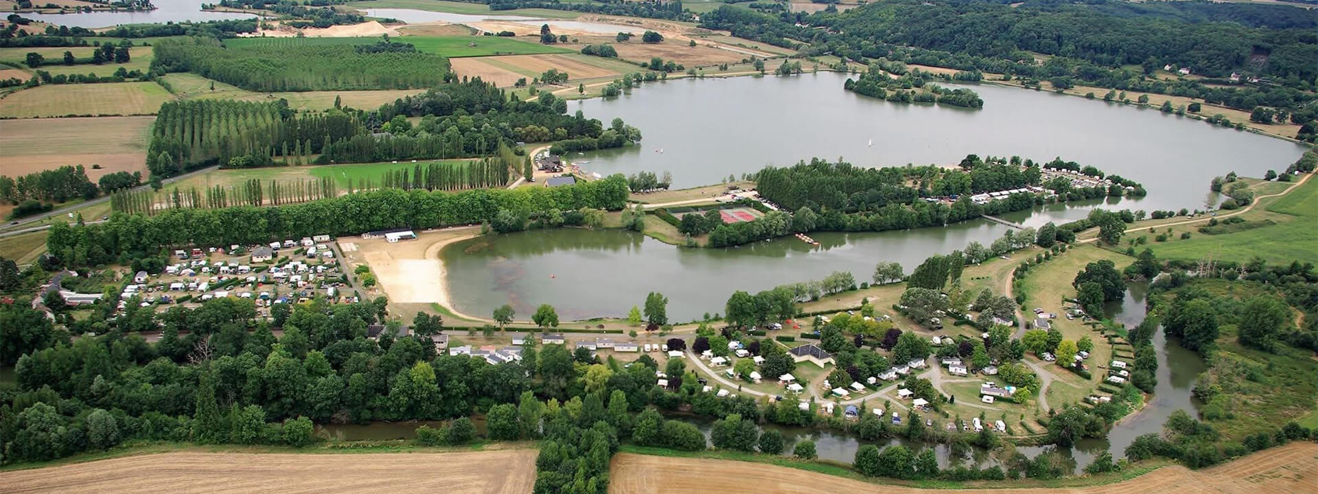 Verblijf op de natuurcamping Le Lac des Varennes in de Sarthe, tussen rivier en meer