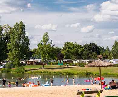 Camping le Lac des Varennes, camping accueil vélo dans la Sarthe