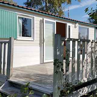 Chalet en location au camping le Lac des Varennes dans la Sarthe