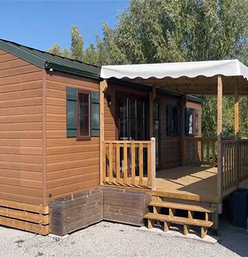 Nouveauté 2025 mobil-home grand confort, en location au camping le Lac des Varennes à Marçon en Pays de la Loire.