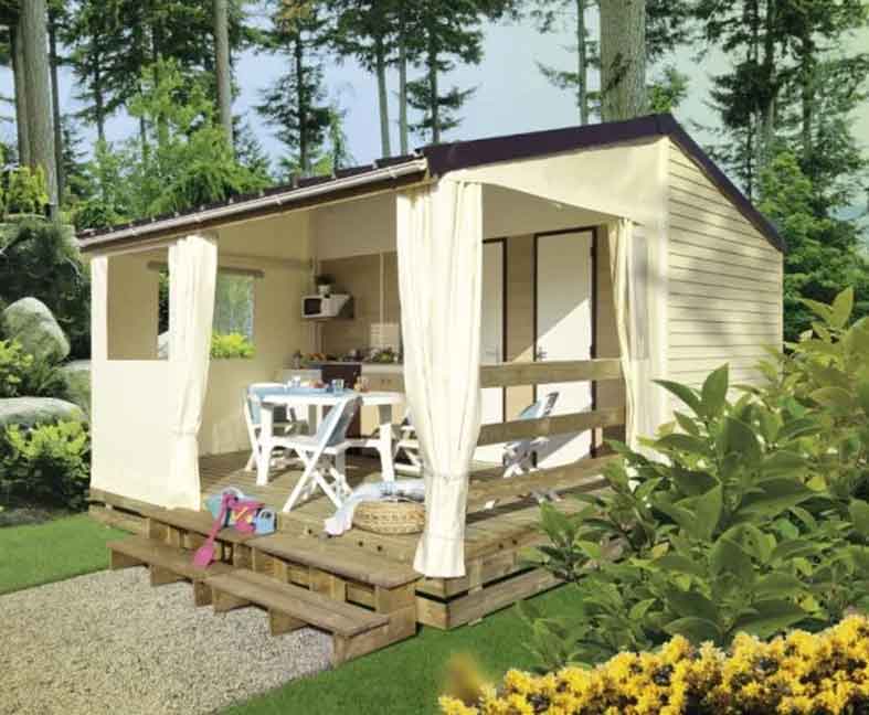 Tithome en location au camping le Lac des Varennes à Marçon en Pays de la Loire. Un mix entre chalet et mobil-home