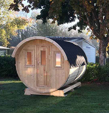 Hébergement insolite tonneau en location au camping le Lac des Varennes à Marçon en Pays de la Loire